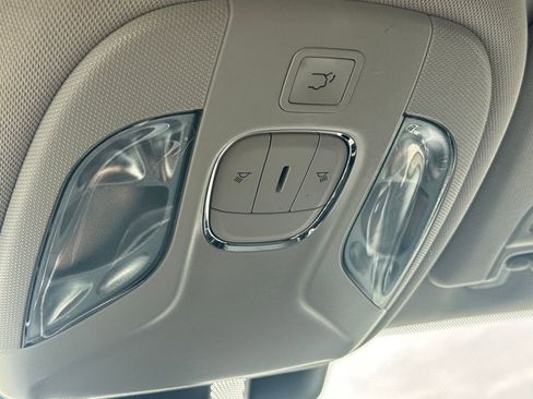 Used 2018 Jeep Compass Latitude w/ Popular Equipment Group image 33