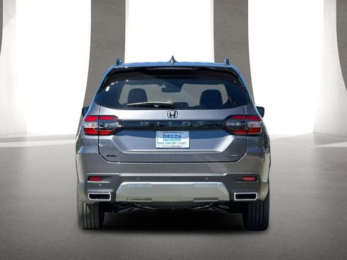 New 2026 Honda Pilot Touring image 5