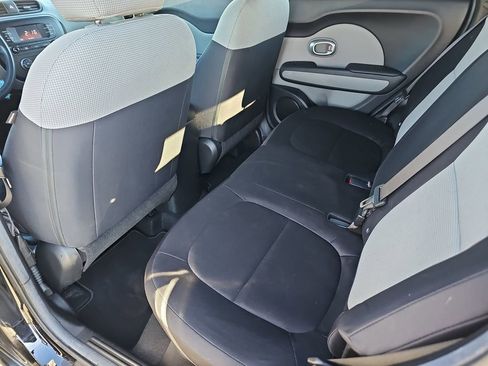 Used 2015 Kia Soul image 16