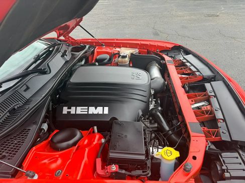 Used 2018 Dodge Challenger R/T w/ Blacktop Package RWD image 11