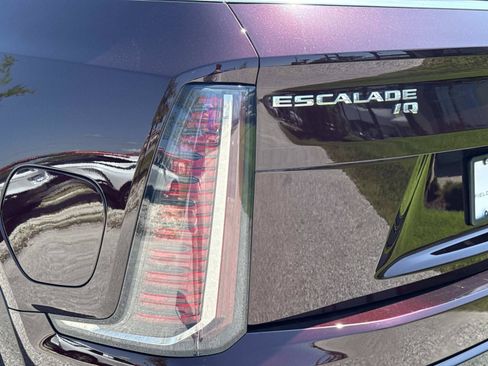 Used 2026 Cadillac Escalade IQ Luxury 1 w/ LPO, Floor Liner Package AWD/4WD image 11