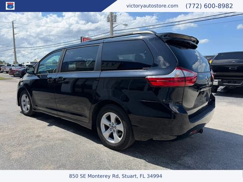 Used 2019 Toyota Sienna LE FWD image 8