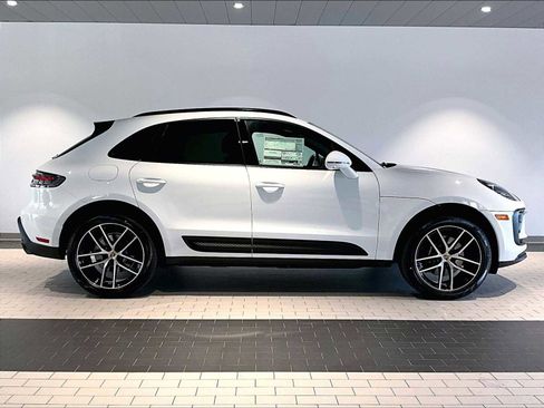 New 2026 Porsche Macan image 8