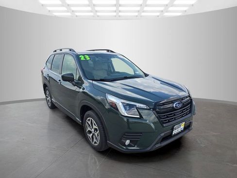 Used 2023 Subaru Forester Premium AWD/4WD image 2