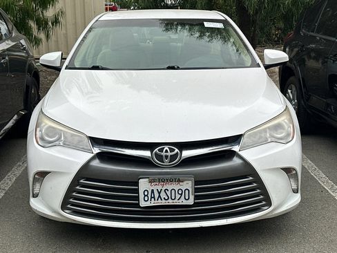 Used 2017 Toyota Camry LE FWD image 3