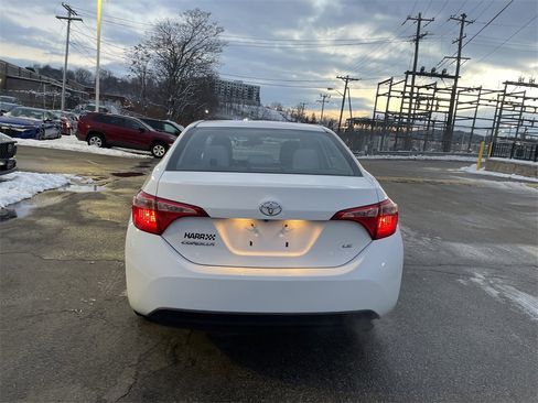 Used 2019 Toyota Corolla LE image 4