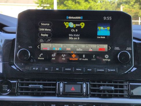 Used 2025 Nissan Pathfinder Platinum FWD image 23