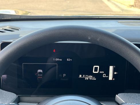 Certified 2025 Nissan Kicks SV image 21