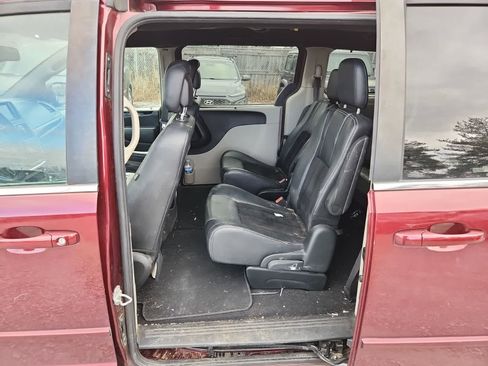 Used 2017 Dodge Grand Caravan SXT w/ Driver Convenience Group image 27