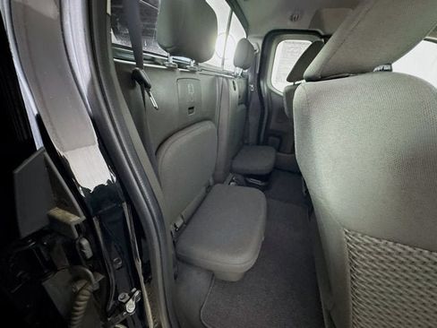 Used 2020 Nissan Frontier SV AWD/4WD image 16