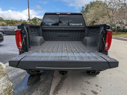 Used 2025 GMC Sierra 1500 AT4 w/ AT4 Premium Package AWD/4WD image 13