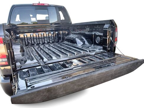 Used 2025 Nissan Frontier S AWD/4WD image 27