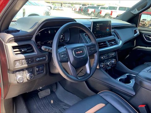 Used 2024 GMC Yukon AT4 w/ Technology Package AWD/4WD image 18