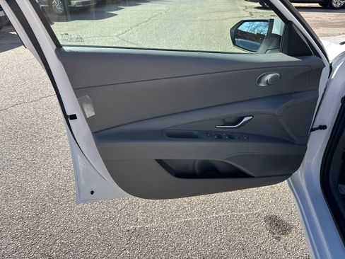 New 2026 Hyundai Elantra Blue image 10