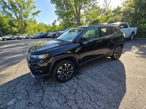 Used 2023 Jeep Compass Limited w/ Sun and Sound Group AWD/4WD image 2