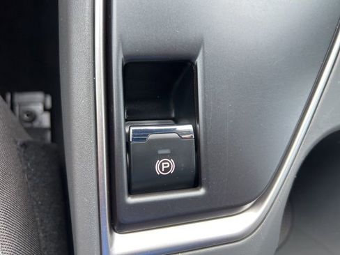 Used 2024 Subaru Crosstrek 2.0i Premium image 27