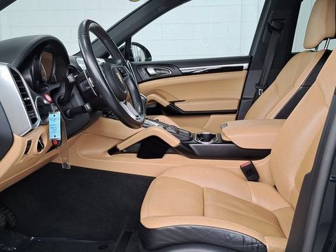 Used 2016 Porsche Cayenne AWD/4WD image 24