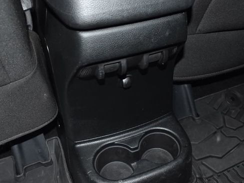 Used 2018 Jeep Wrangler Unlimited Sport S image 17