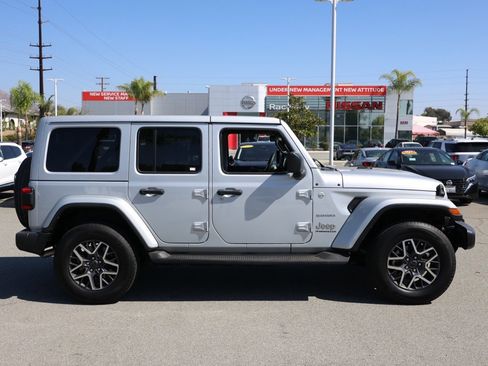 Used 2024 Jeep Wrangler Sahara image 3