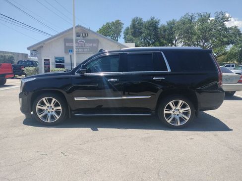 Used 2015 Cadillac Escalade Luxury AWD/4WD image 4