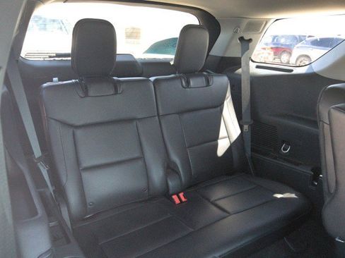 Used 2024 Ford Explorer Limited image 35