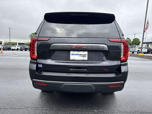 Used 2024 GMC Yukon AT4 w/ AT4 Premium Package AWD/4WD image 9