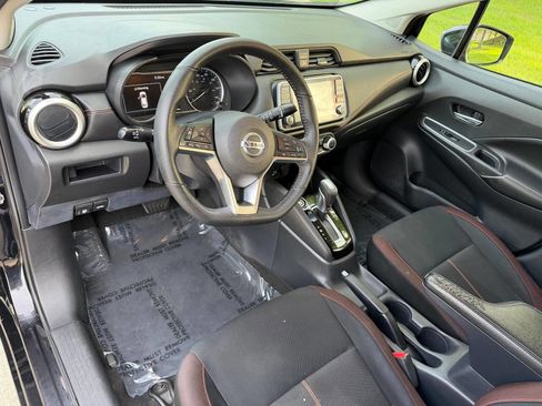 Used 2021 Nissan Versa SR w/ Convenience Package FWD image 9