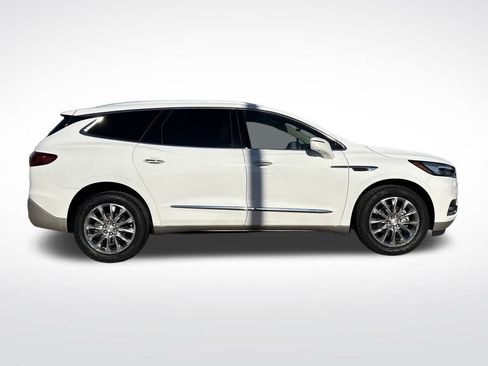 Used 2020 Buick Enclave Essence w/ Sound and Sites Package image 8