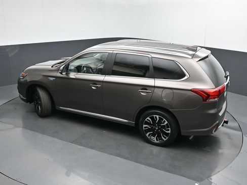 Used 2018 Mitsubishi Outlander GT AWD/4WD image 43