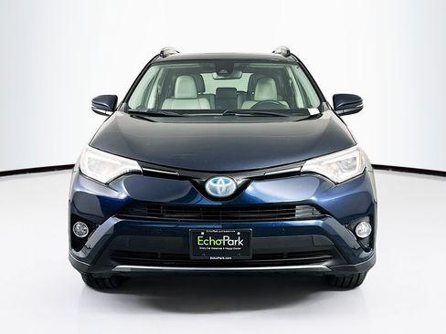 Used 2018 Toyota RAV4 Limited image 2