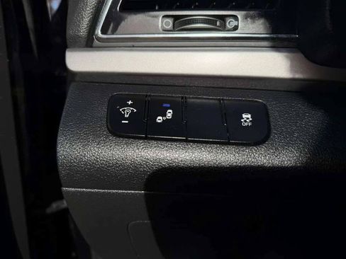 Used 2018 Hyundai Elantra Value Edition w/ Cargo Package FWD image 13