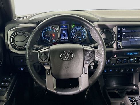 Used 2023 Toyota Tacoma TRD Off-Road w/ Technology Package AWD/4WD image 13