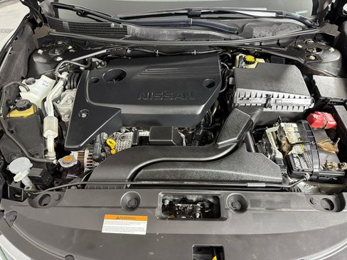 Used 2017 Nissan Altima 2.5 SR w/ Midnight Edition Package FWD image 19