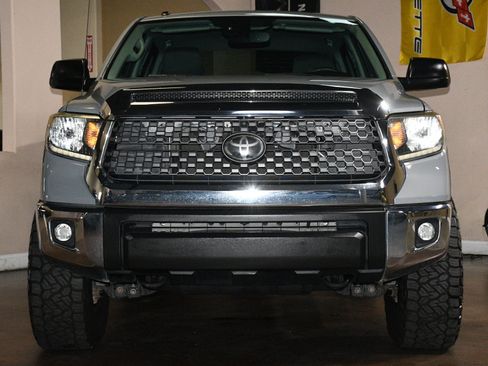 Used 2019 Toyota Tundra SR5 w/ SR5 Upgrade Package AWD/4WD image 1