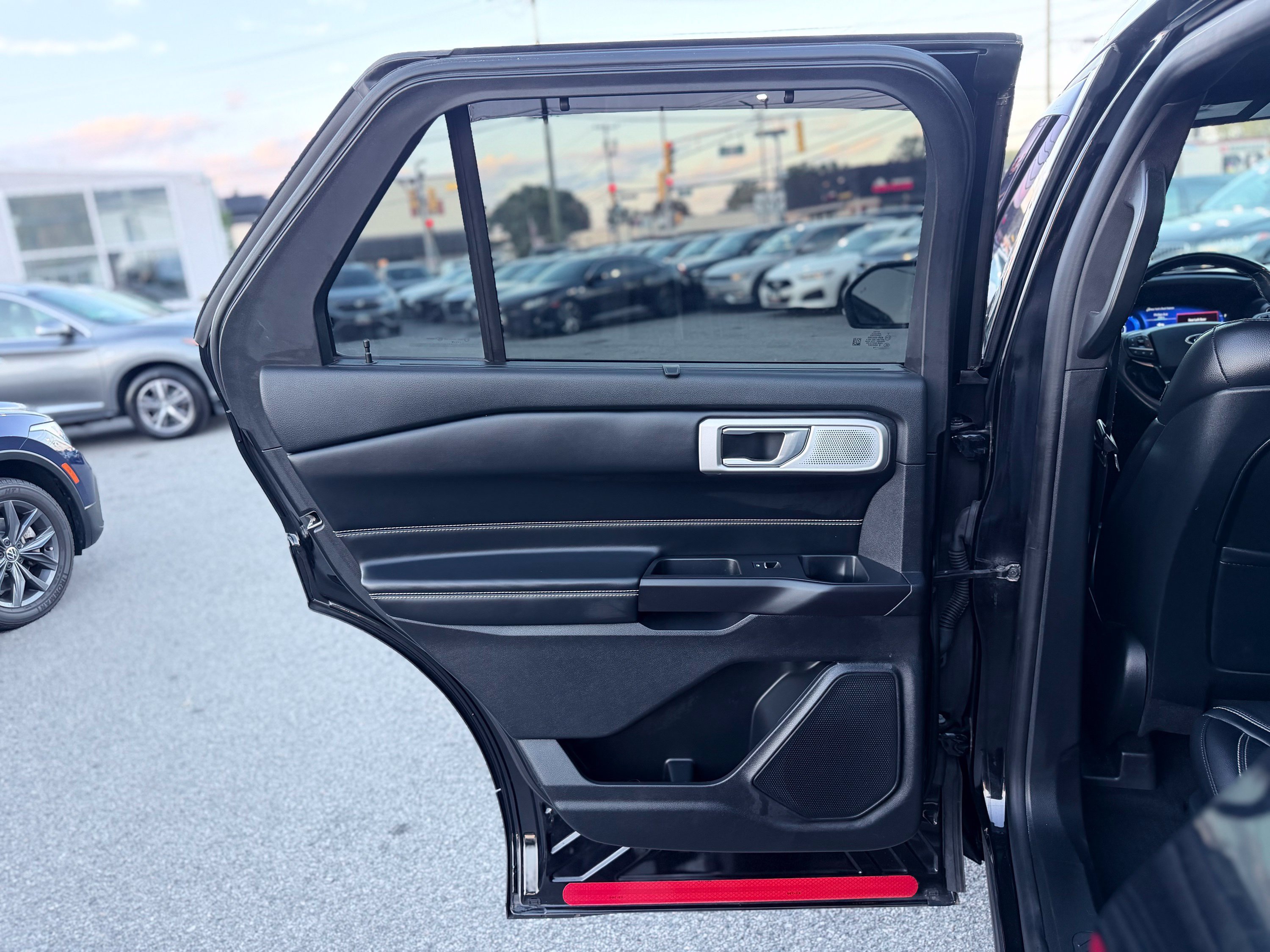 Used 2020 Ford Explorer ST w/ Premium Technology Package AWD/4WD image 17