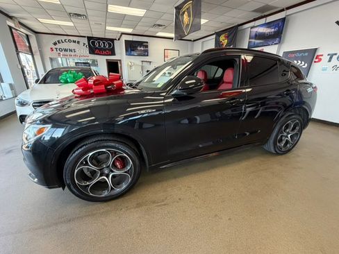 Used 2023 Alfa Romeo Stelvio Veloce AWD/4WD image 9
