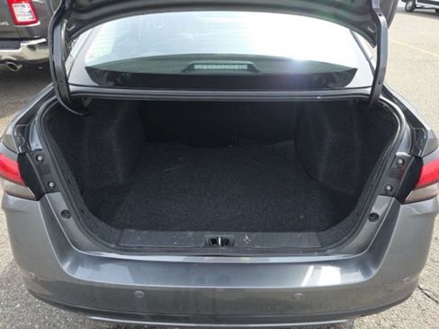 Used 2025 Nissan Versa SV image 16