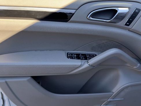 Used 2011 Porsche Cayenne S image 24
