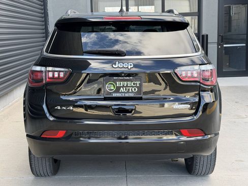 Used 2019 Jeep Compass Latitude w/ Popular Equipment Group AWD/4WD image 12