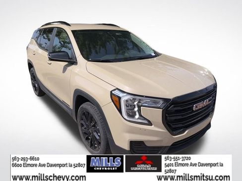 Used 2023 GMC Terrain SLE w/ Elevation Edition AWD/4WD image 2