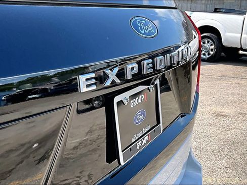 Used 2025 Ford Expedition Active RWD image 15