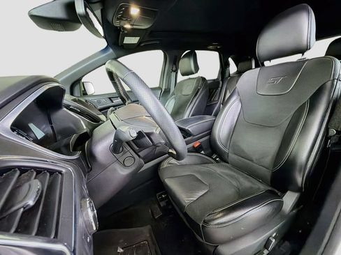 Used 2019 Ford Edge ST w/ Equipment Group 401A AWD/4WD image 14
