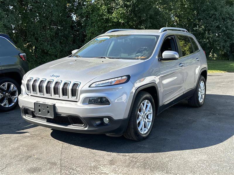 Used 2018 Jeep Cherokee Latitude w/ Comfort & Convenience Group FWD image 5