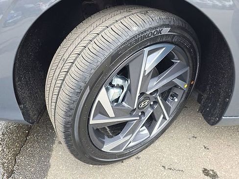 New 2026 Hyundai Elantra Limited image 46