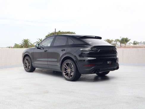 Certified 2023 Porsche Cayenne Platinum Edition AWD/4WD image 3