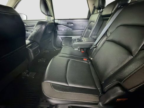 Used 2022 Nissan Pathfinder SL FWD image 27