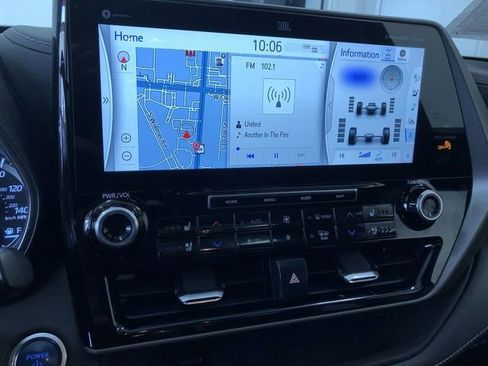 Used 2021 Toyota Highlander Limited image 27