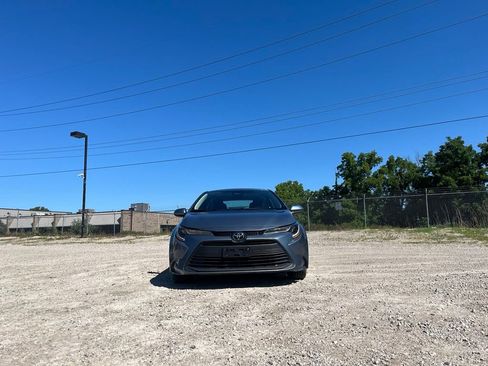 Used 2024 Toyota Corolla LE FWD image 4