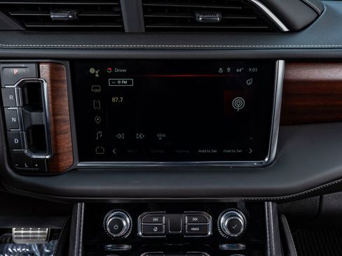 Used 2024 GMC Yukon Denali Ultimate image 24