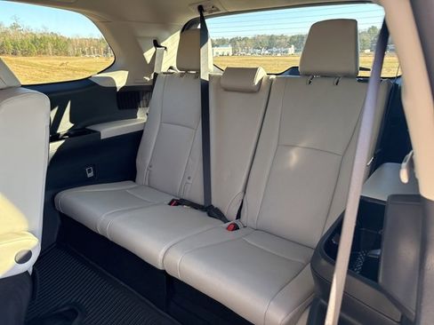 Used 2025 Toyota Grand Highlander AWD image 12